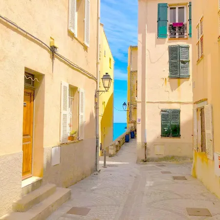 Bel Dans Les Remparts A 50 M De La * Antibes