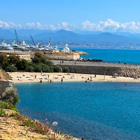 Bel Dans Les Remparts A 50 M De La * Antibes